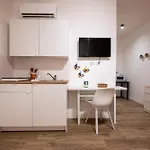 Eleven11 Apartment *