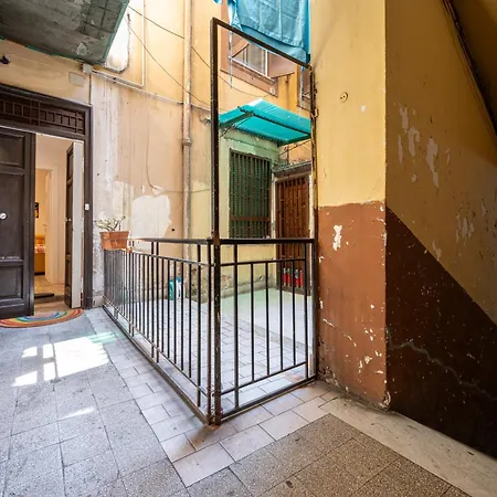 Eleven11 Apartment *
